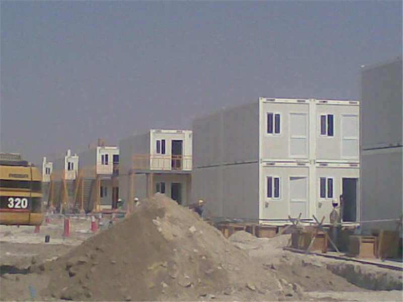 Qatar: Prefabricated Flat Pack Container Natural Gas Camp